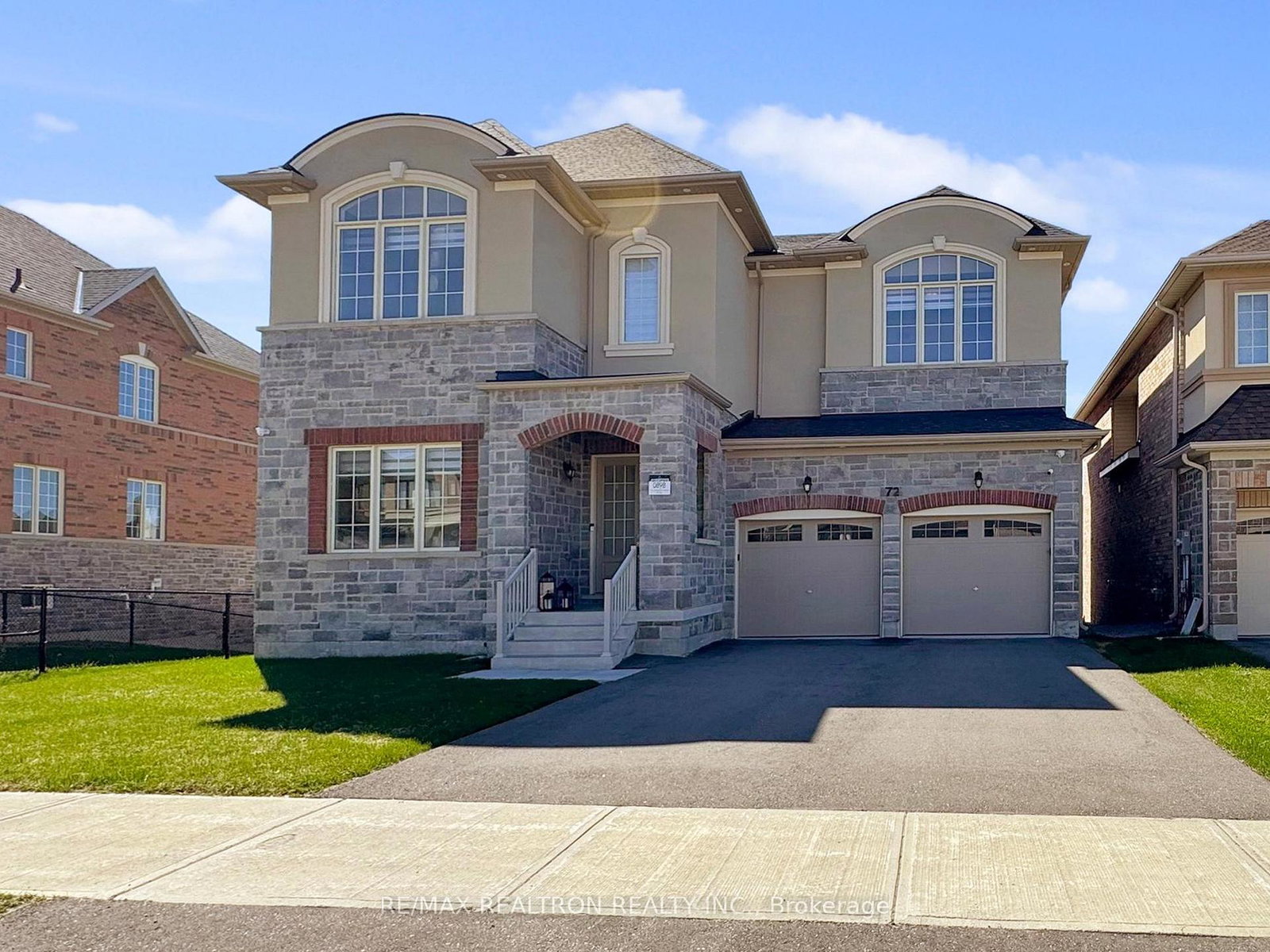 72-carriage-shop-bend-east-gwillimbury-ontario-n13640396