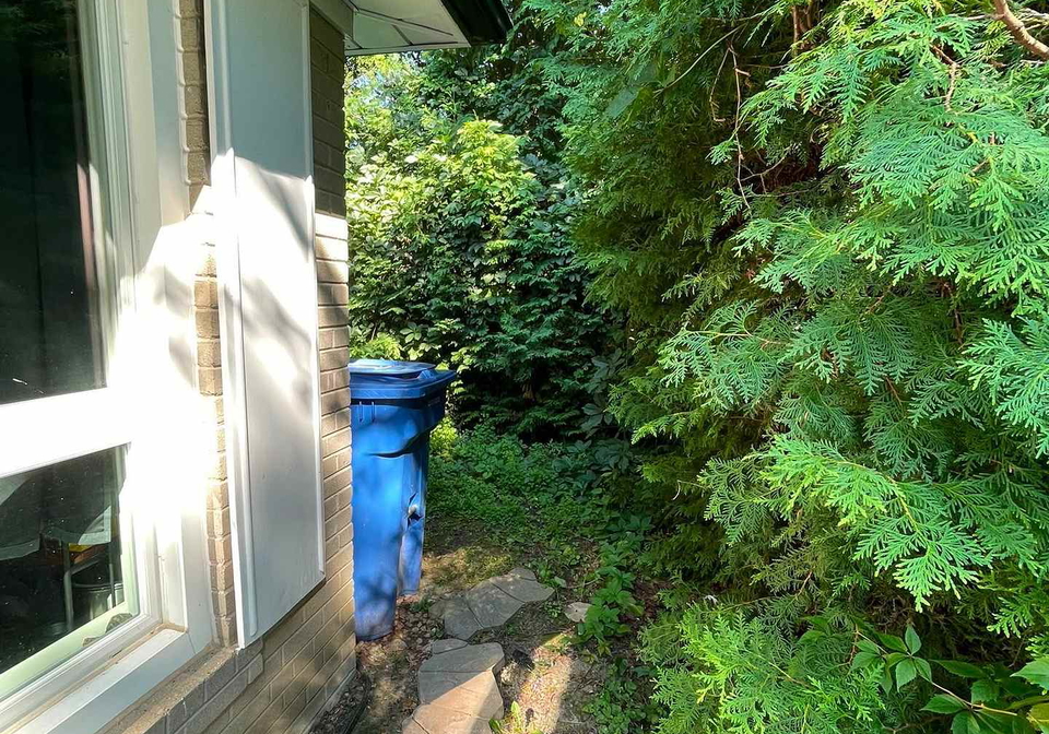 23-algonquin-crescent-aurora-ontario-n13640482