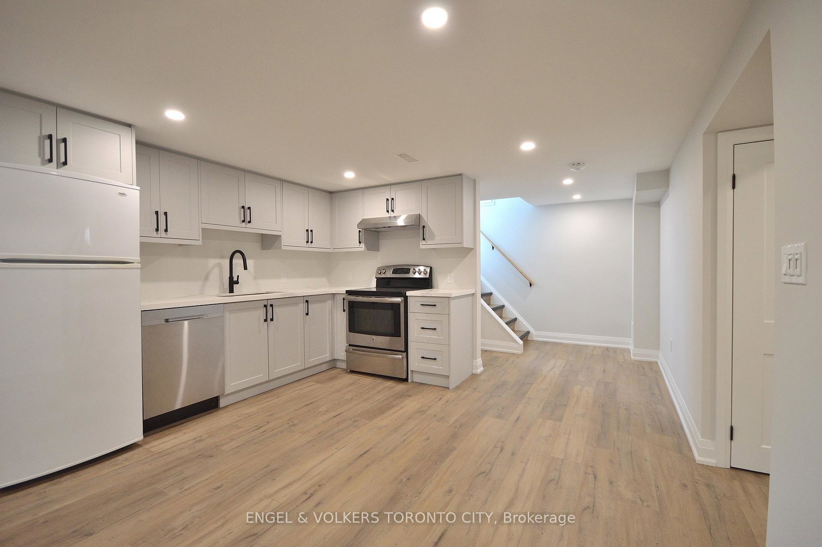 139-queen-street-newmarket-ontario-n13641240
