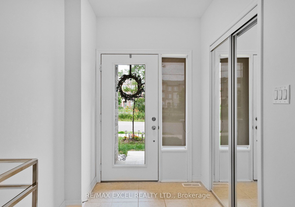 190-vantage-loop-newmarket-ontario-n13641614