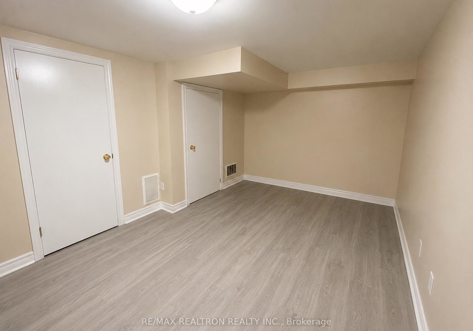 260-axminster-drive-richmond-hill-ontario-n13641742
