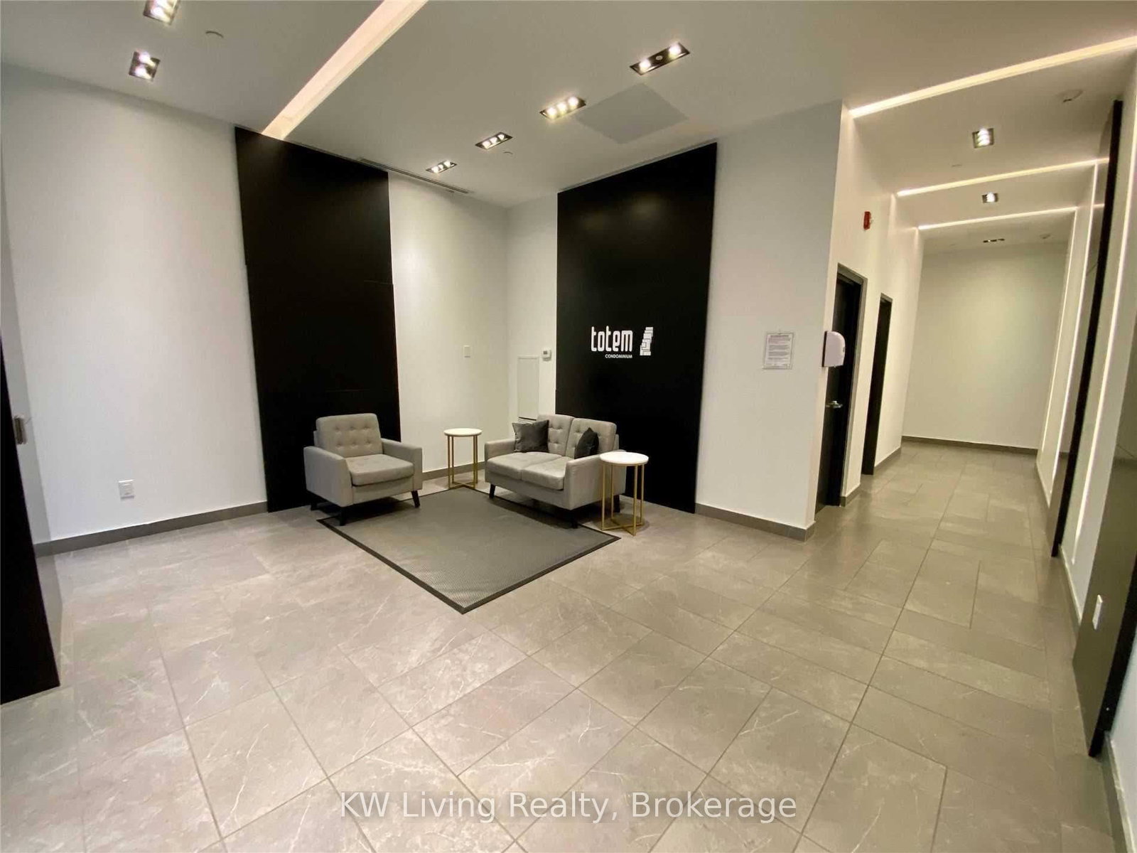 7-glass-drive-aurora-ontario-n13642260