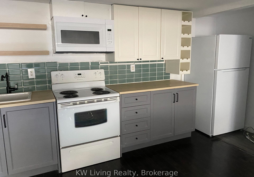 7-glass-drive-aurora-ontario-n13642260