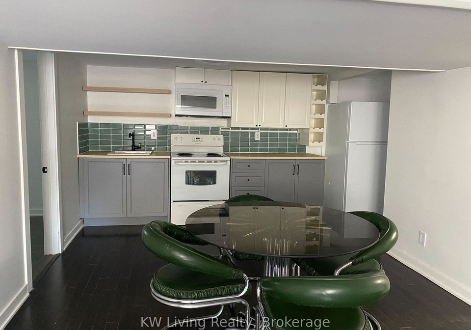 7-glass-drive-aurora-ontario-n13642260