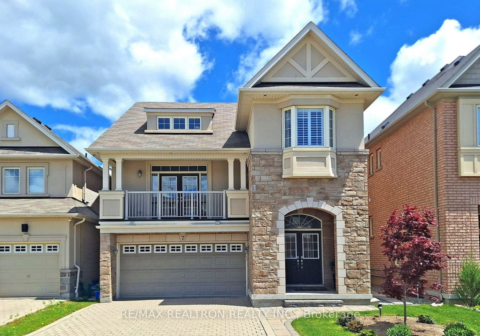 7-military-court-richmond-hill-ontario-n13642318