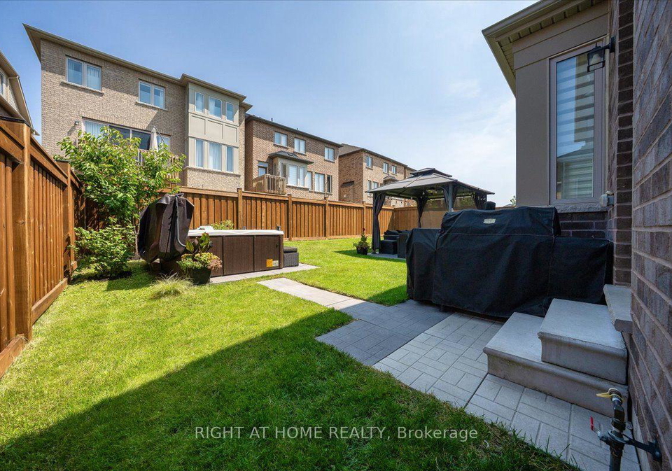 75-watershed-gate-east-gwillimbury-ontario-n13642344