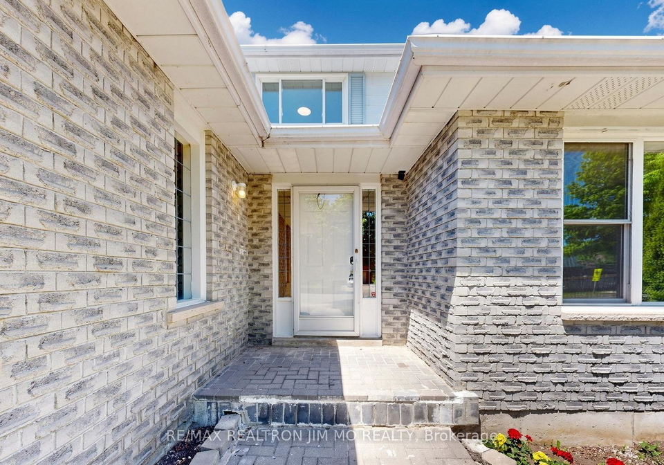 162-biscayne-boulevard-georgina-ontario-n13642386