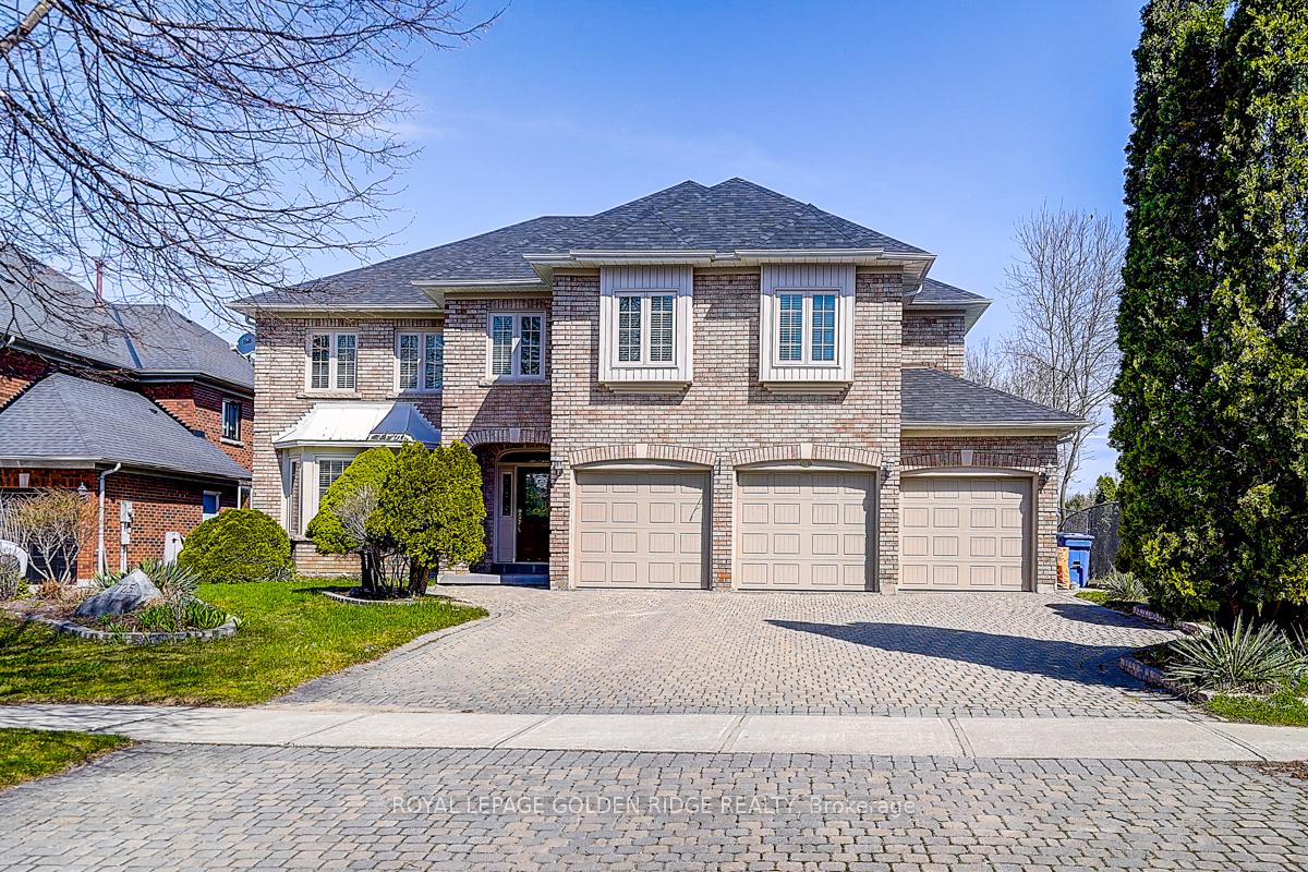 725-exceller-circle-newmarket-ontario-n13642938