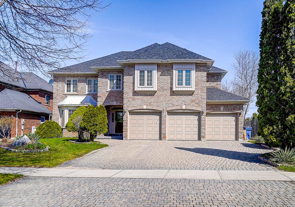 725-exceller-circle-newmarket-ontario-n13642938