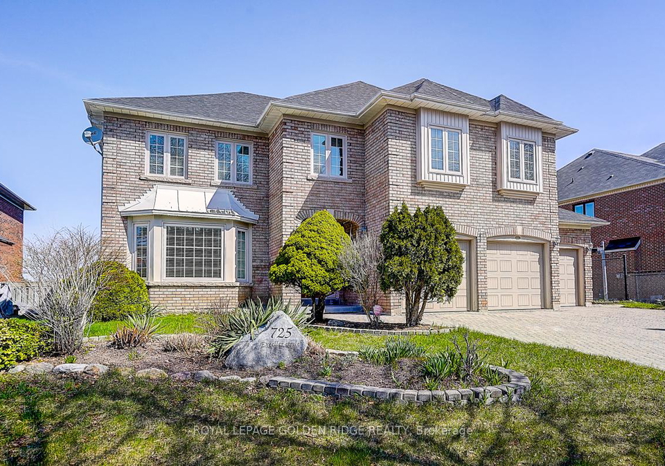 725-exceller-circle-newmarket-ontario-n13642938