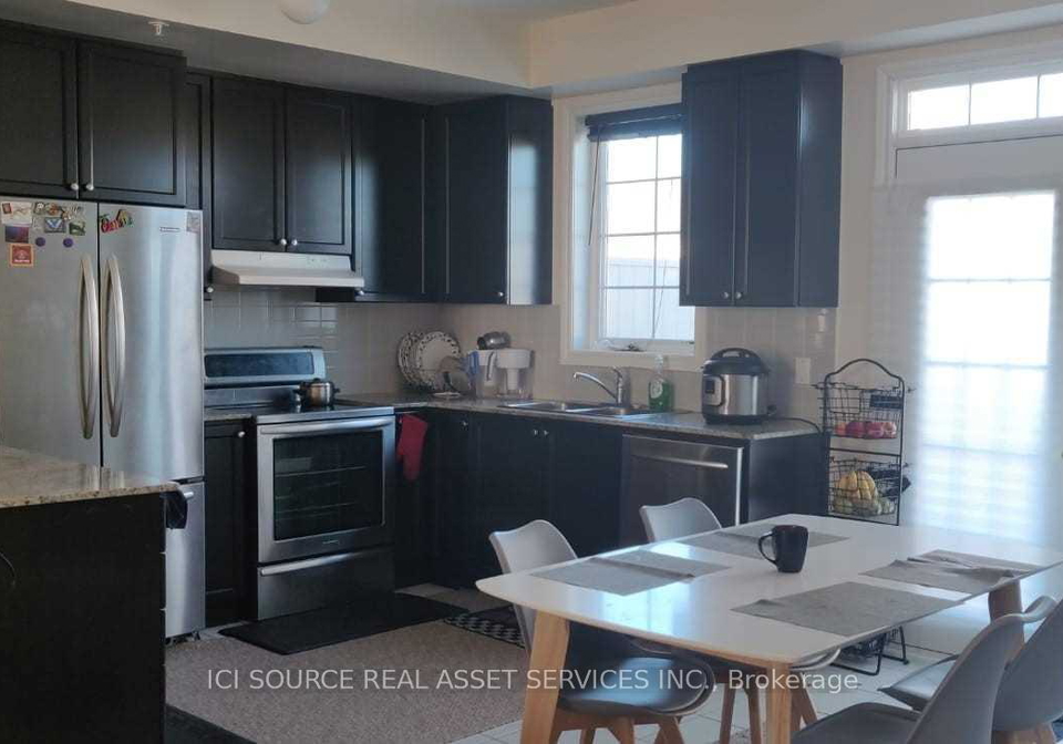 76-cathedral-high-street-markham-ontario-n13643246