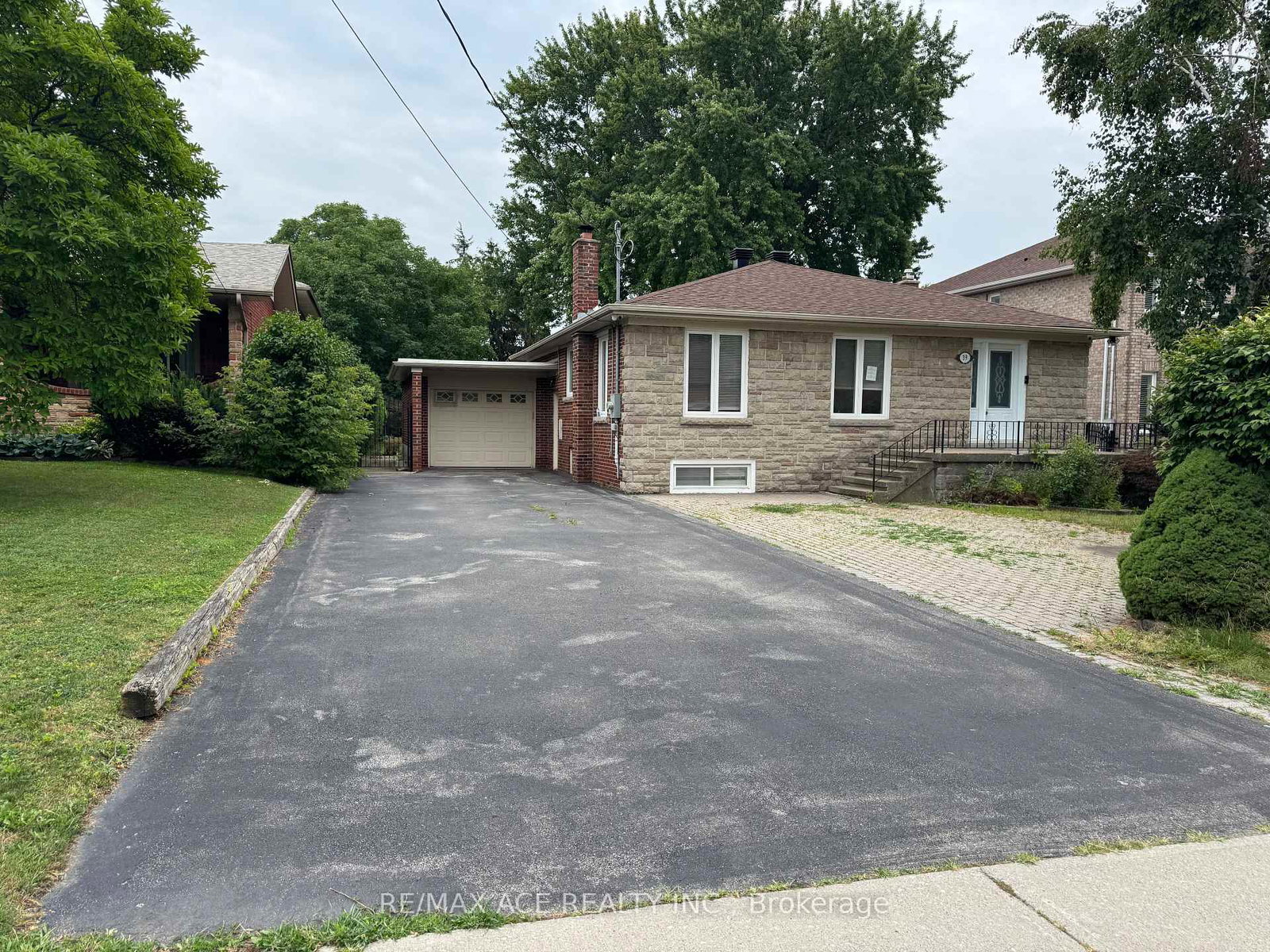 39-oak-avenue-richmond-hill-ontario-n13643840