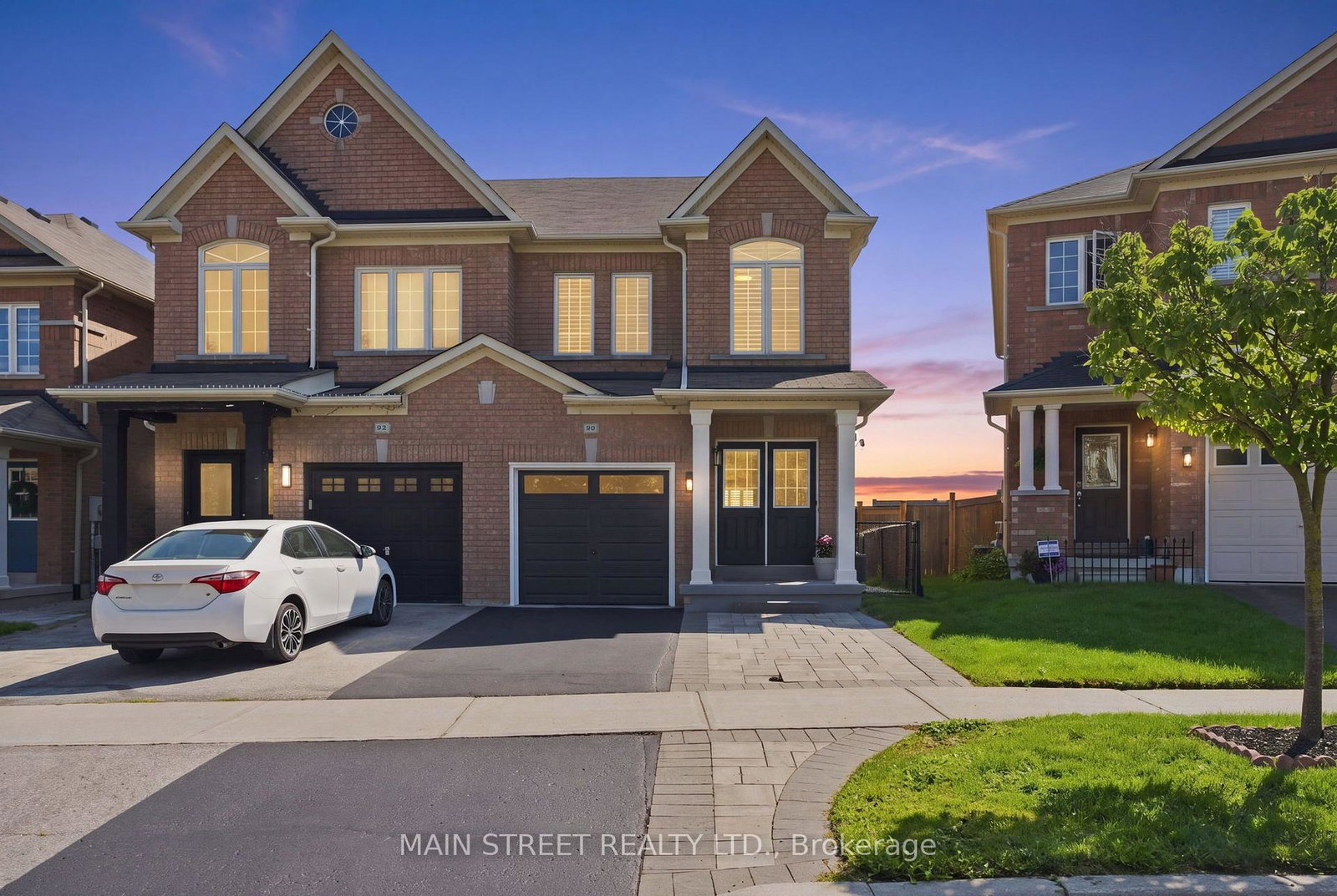 90-four-seasons-crescent-newmarket-ontario-n13644082