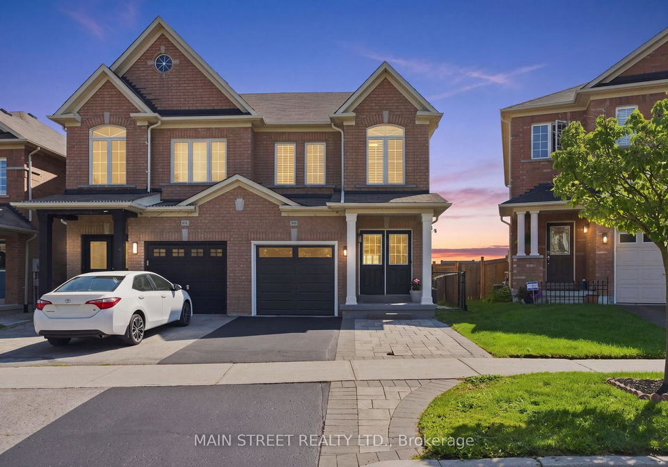 90-four-seasons-crescent-newmarket-ontario-n13644082