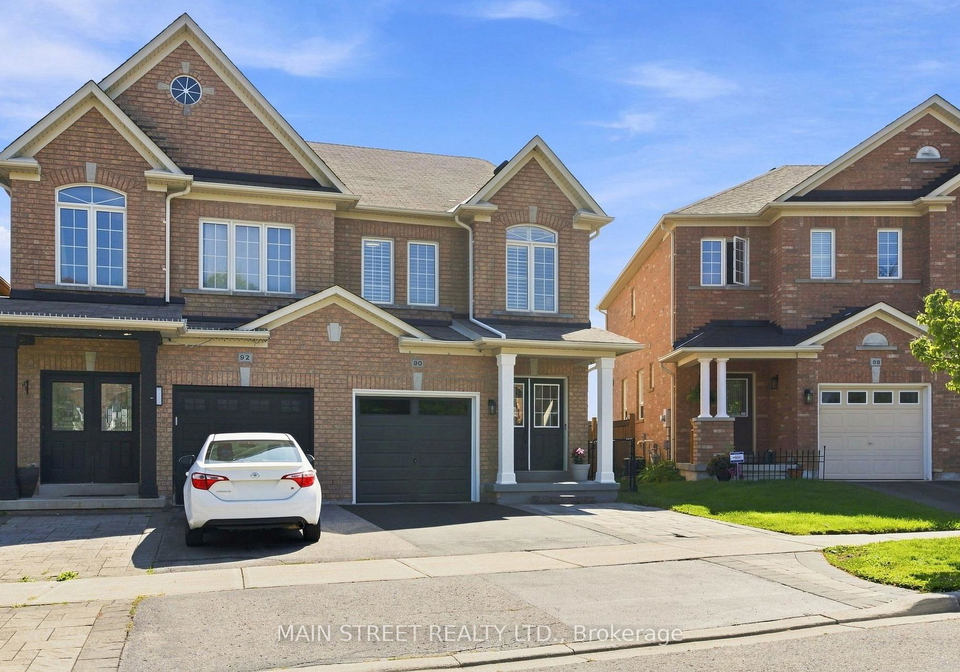 90-four-seasons-crescent-newmarket-ontario-n13644082