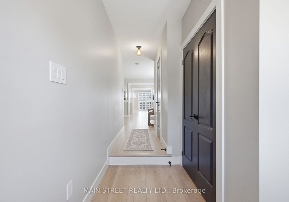 90-four-seasons-crescent-newmarket-ontario-n13644082