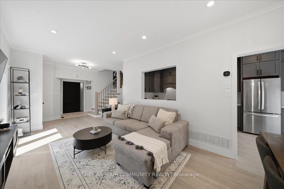 91-downey-circle-aurora-ontario-n13644226