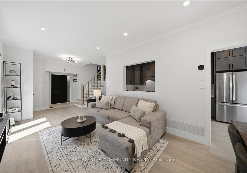 91-downey-circle-aurora-ontario-n13644226