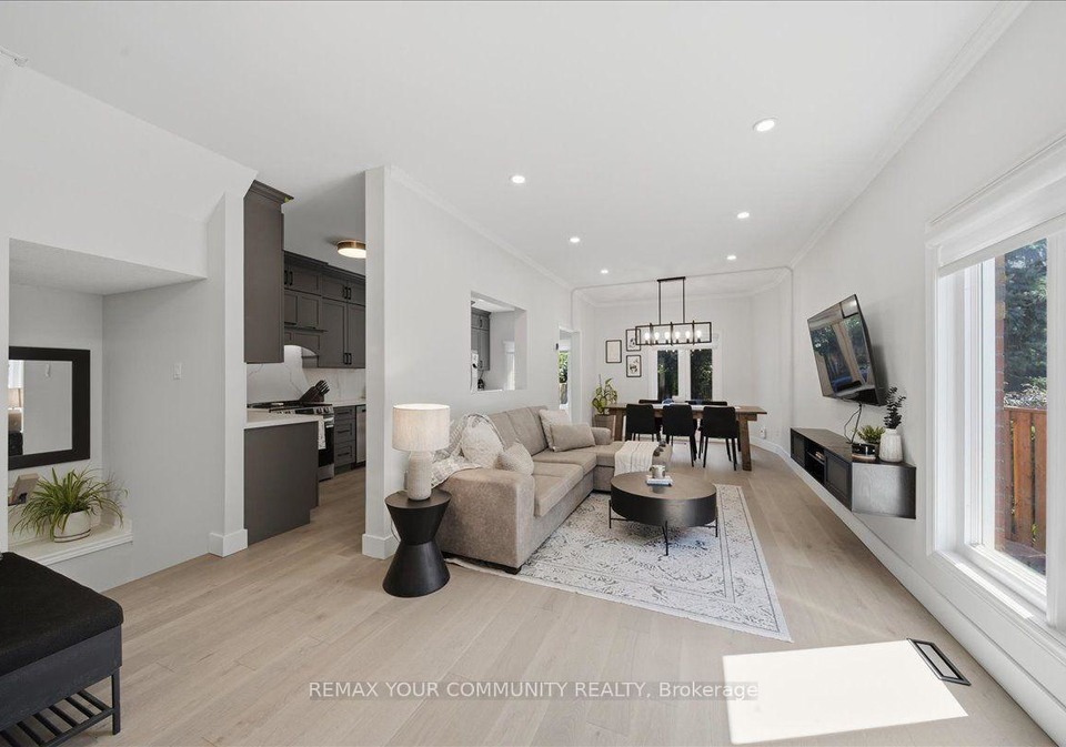 91-downey-circle-aurora-ontario-n13644226