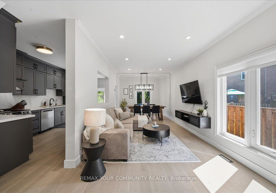 91-downey-circle-aurora-ontario-n13644226