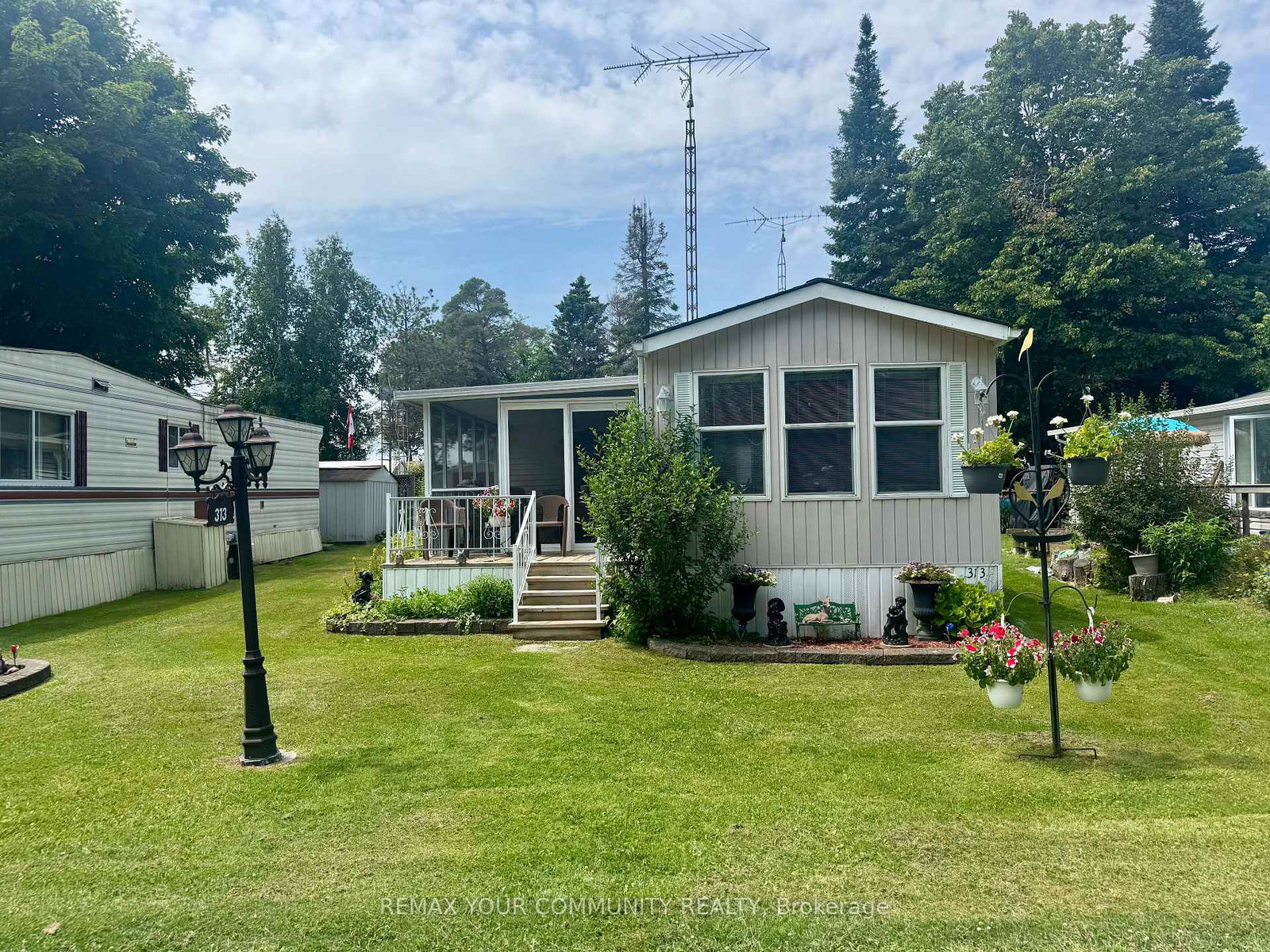 285-crydermans-313-side-road-georgina-ontario-n13644290