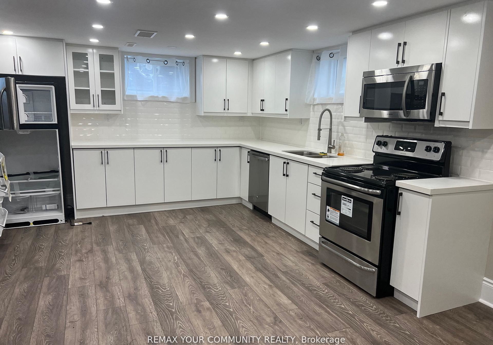 23-irwin-avenue-aurora-ontario-n13645068