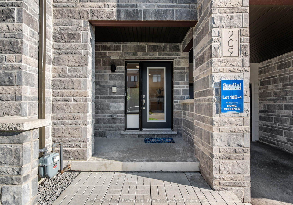 209-vivant-street-newmarket-ontario-n13645184