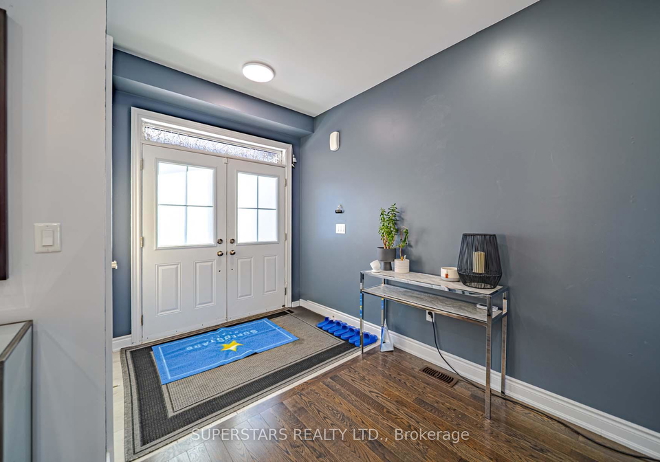 30-festival-court-east-gwillimbury-ontario-n13645546