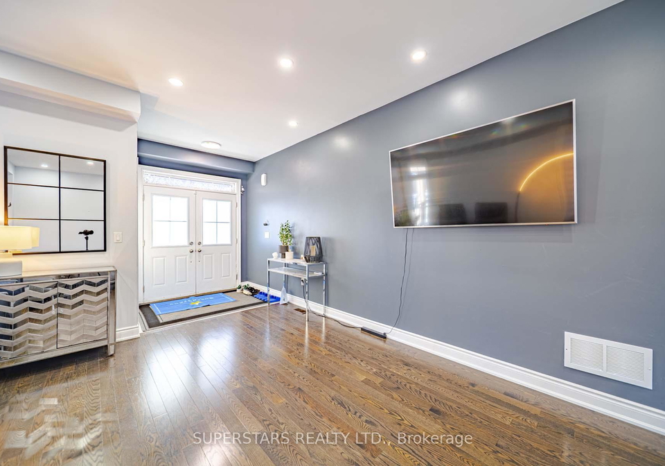30-festival-court-east-gwillimbury-ontario-n13645546