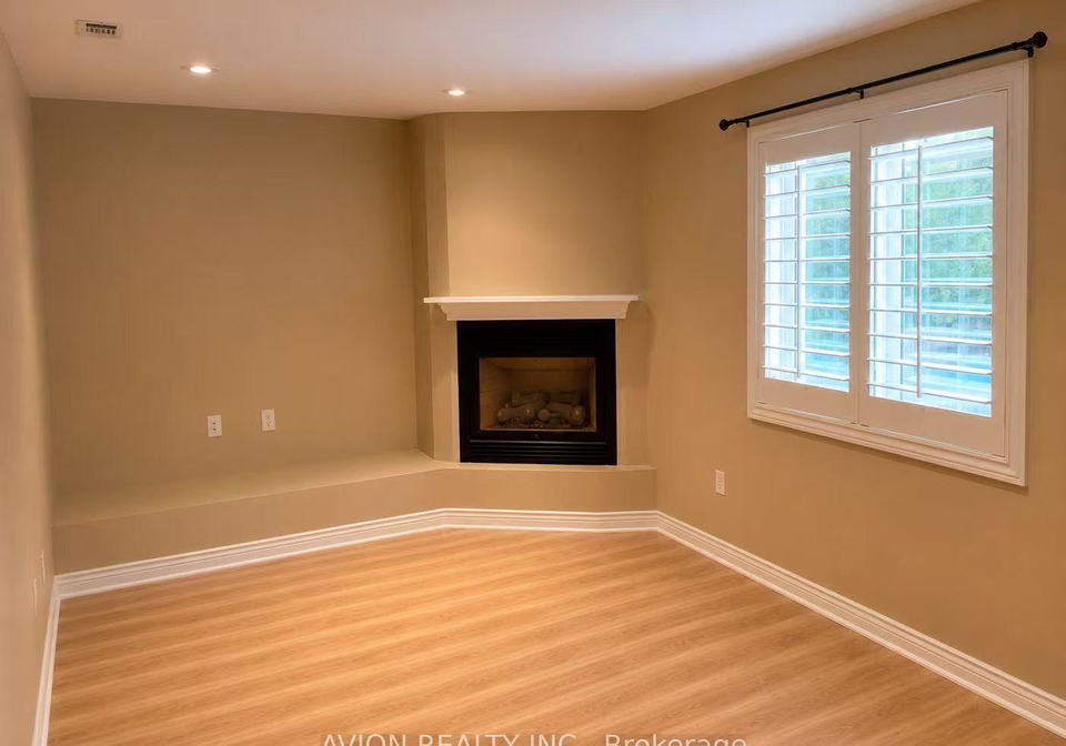 bsmt-947-northern-prospect-crescent-newmarket-ontario-n13647128