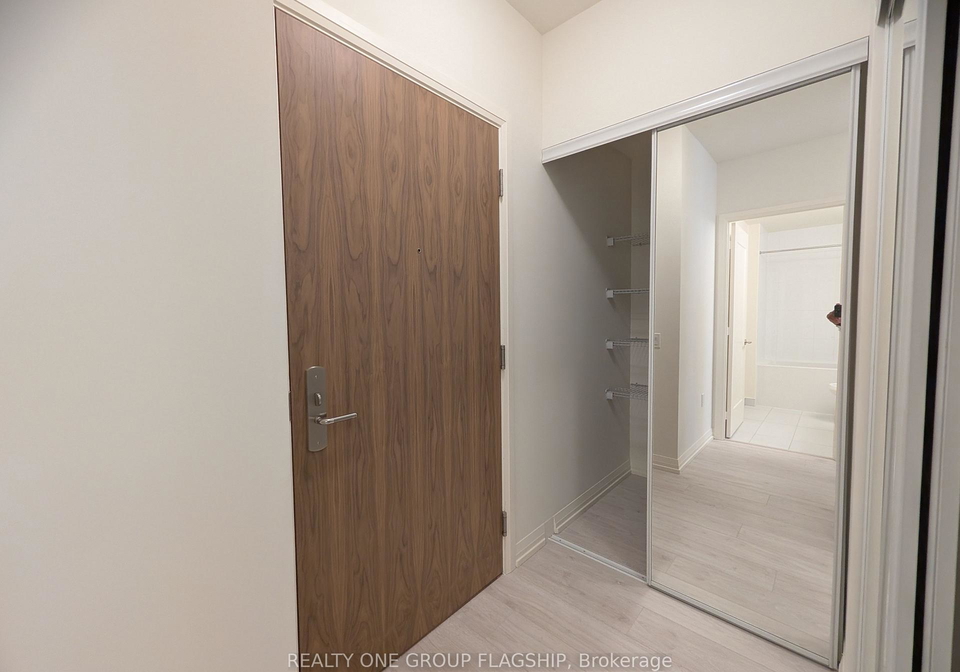 27-korda-gate-vaughan-ontario-n13647372