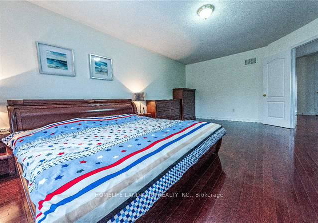 82-canyon-hill-avenue-richmond-hill-ontario-n13647502
