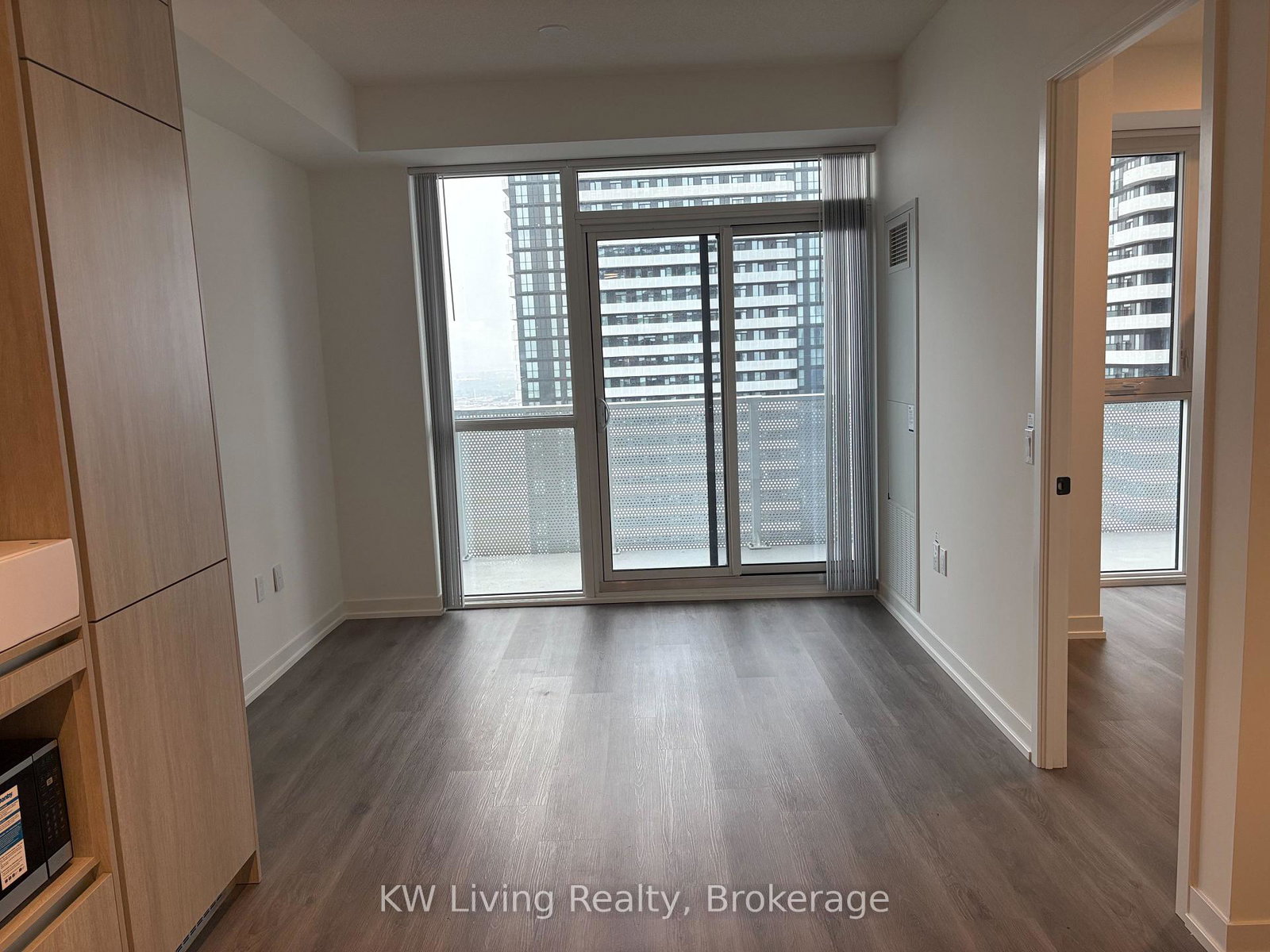 28-interchange-way-vaughan-ontario-n13649372