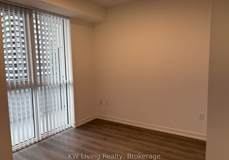 28-interchange-way-vaughan-ontario-n13649372