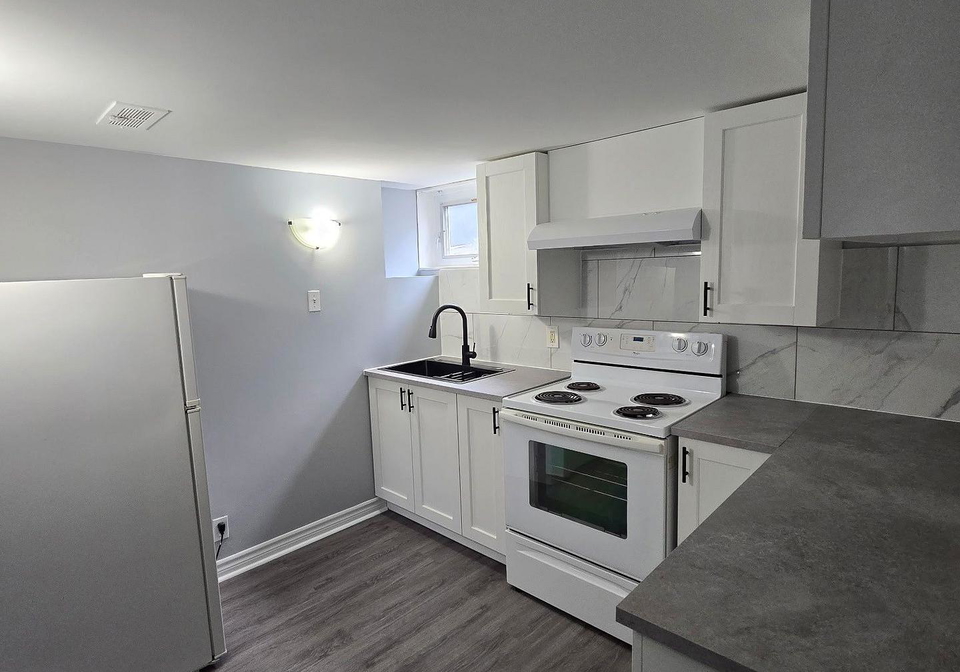 106-sheldon-avenue-newmarket-ontario-n13649786