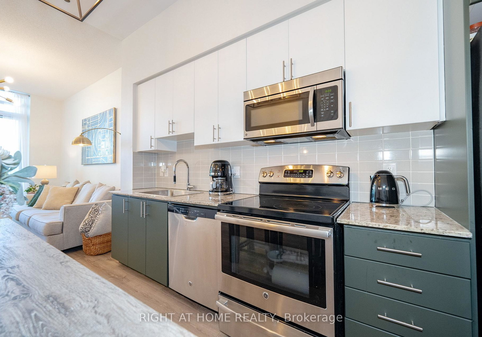 7171-yonge-street-markham-ontario-n13650706