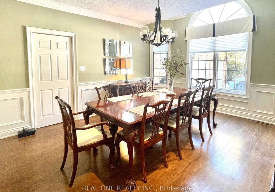 207-kennedy-street-w-aurora-ontario-n13651744