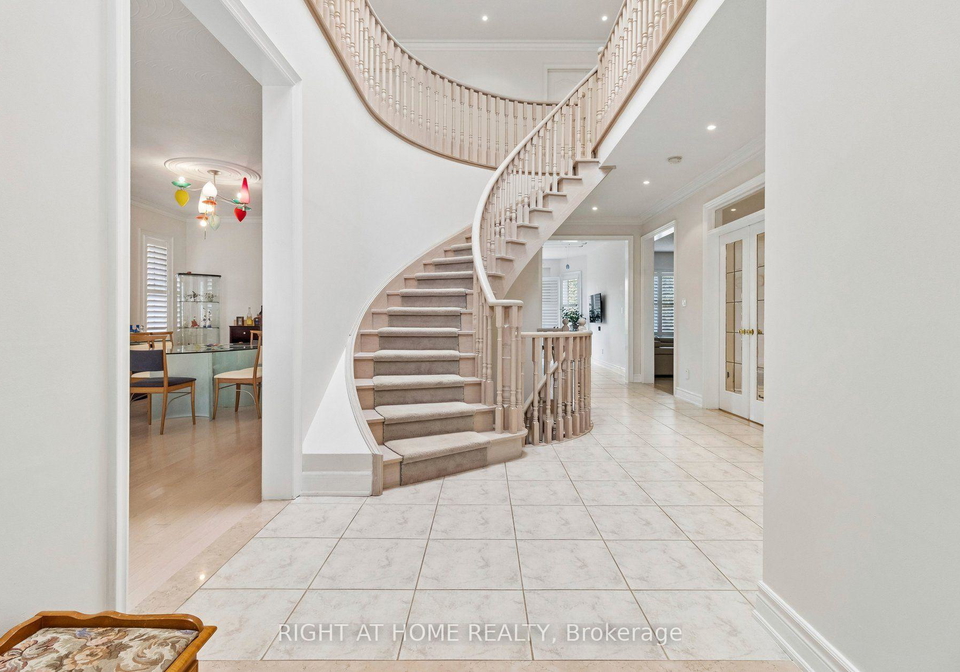 35-palace-court-richmond-hill-ontario-n13652072