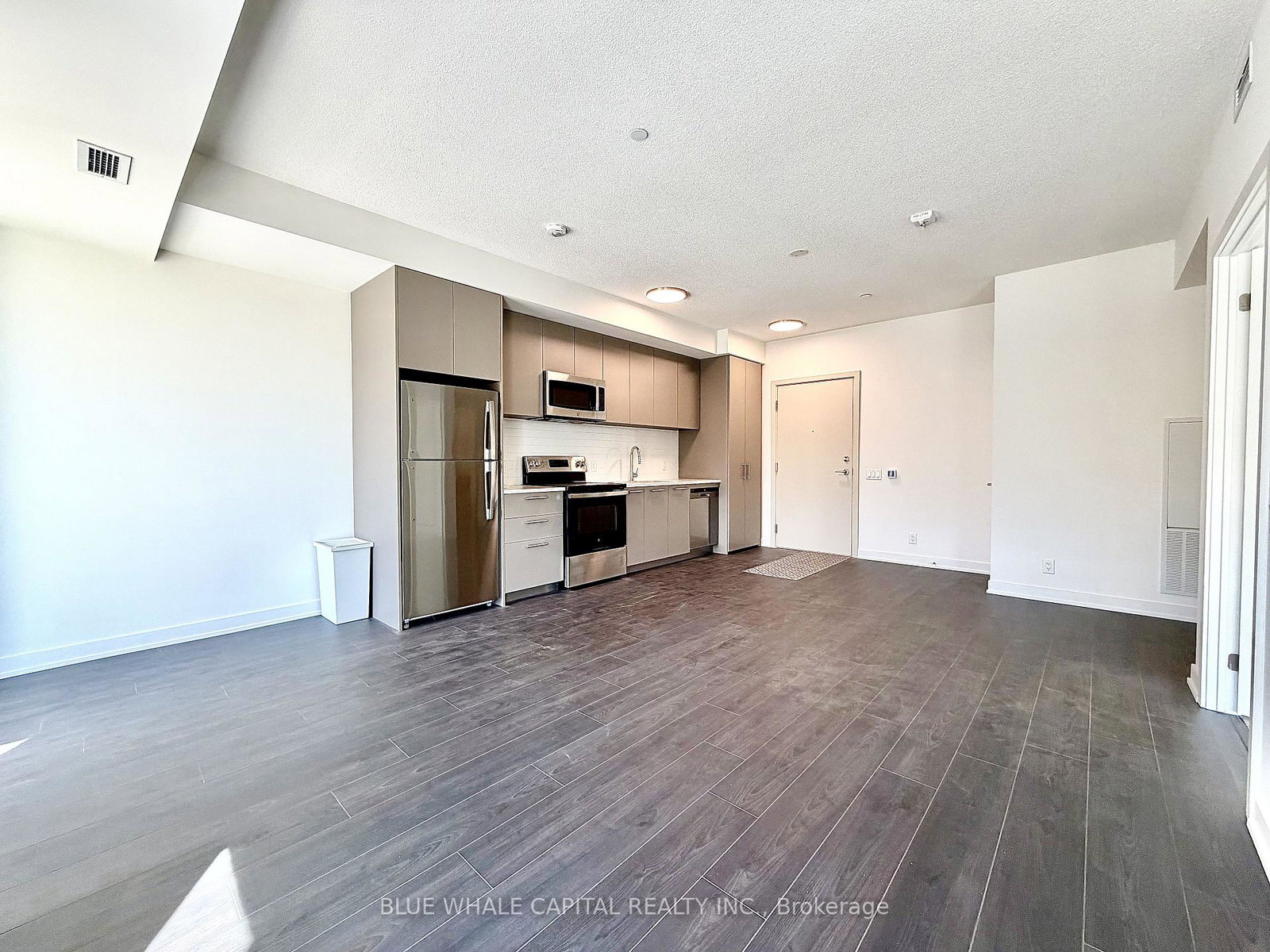 101-cathedral-high-street-markham-ontario-n13652952