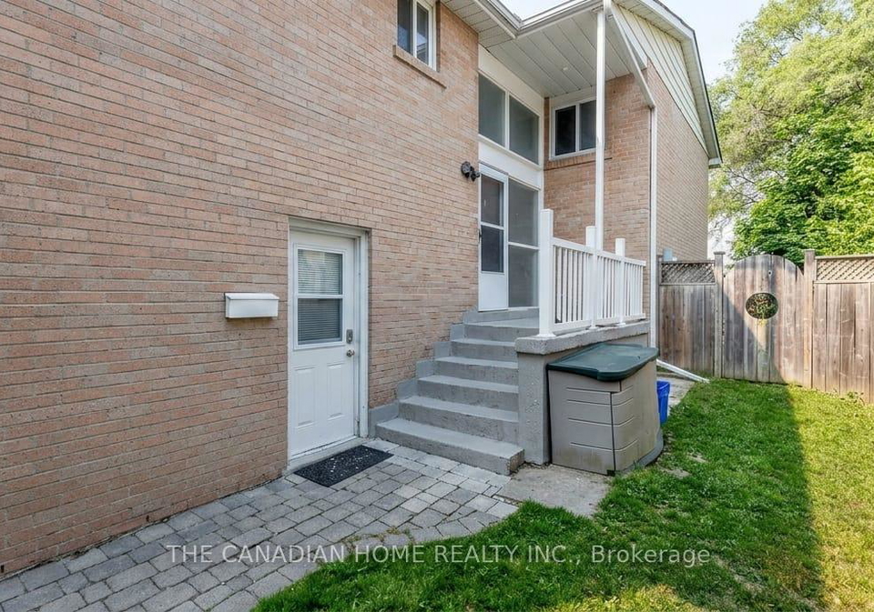 802-pam-crescent-newmarket-ontario-n13653300
