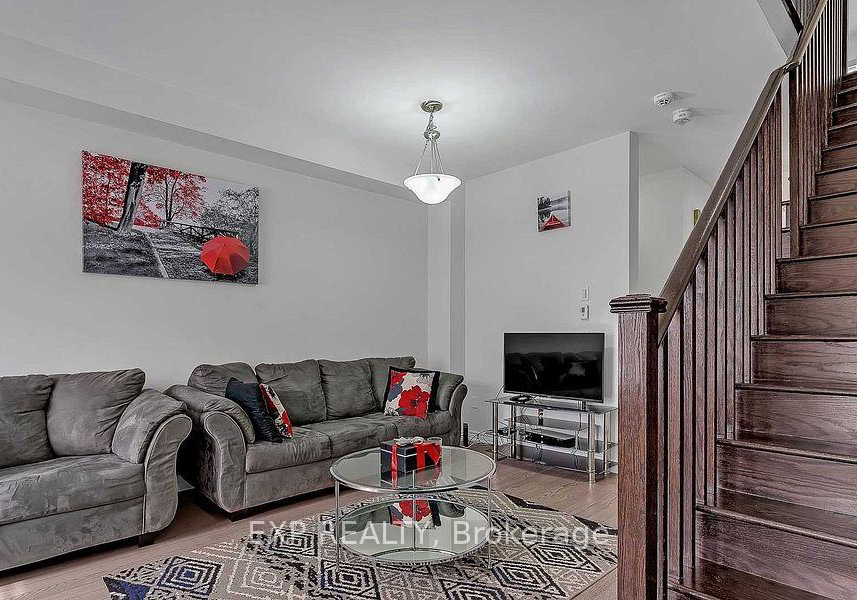 6-frederick-pearson-street-east-gwillimbury-ontario-n13653468