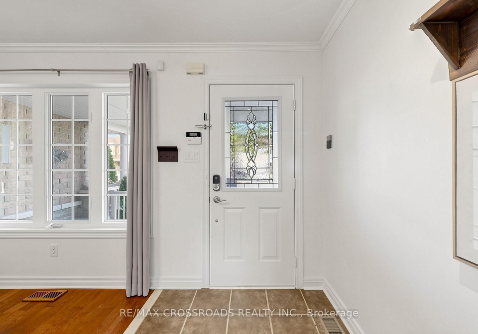 264-coachwhip-trail-newmarket-ontario-n13653546