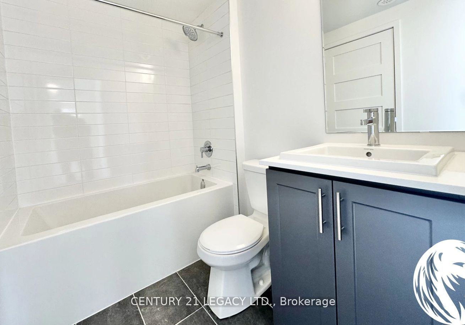 26-lytham-green-circle-newmarket-ontario-n13653824