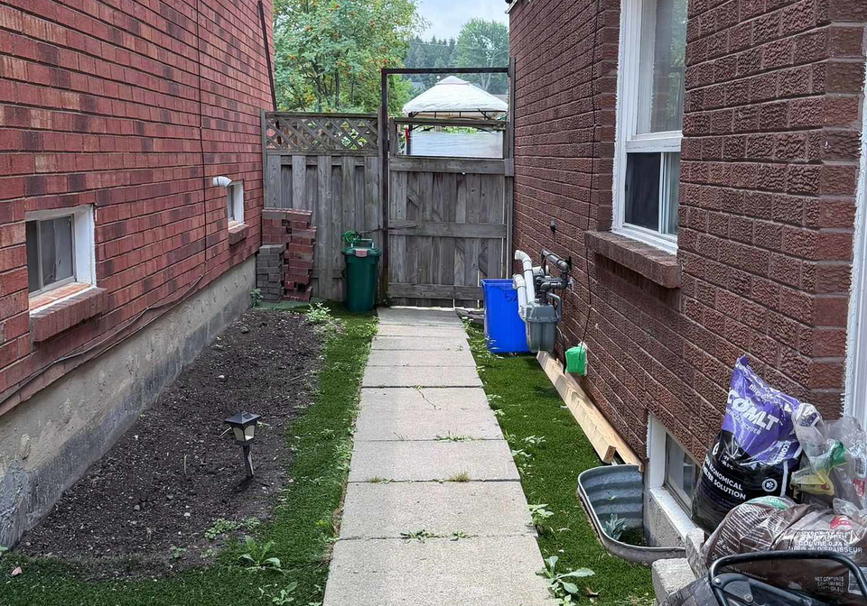 52-marchwood-crescent-richmond-hill-ontario-n13654354