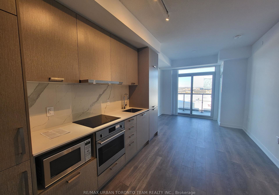 38-honeycrisp-crescent-vaughan-ontario-n13654696