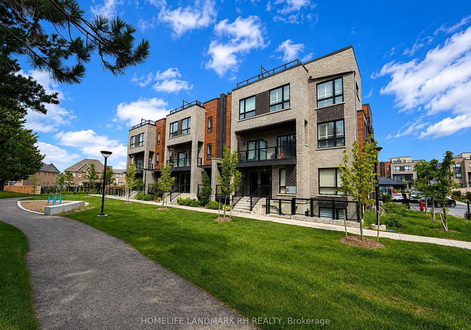 26-lytham-green-circle-newmarket-ontario-n13655050