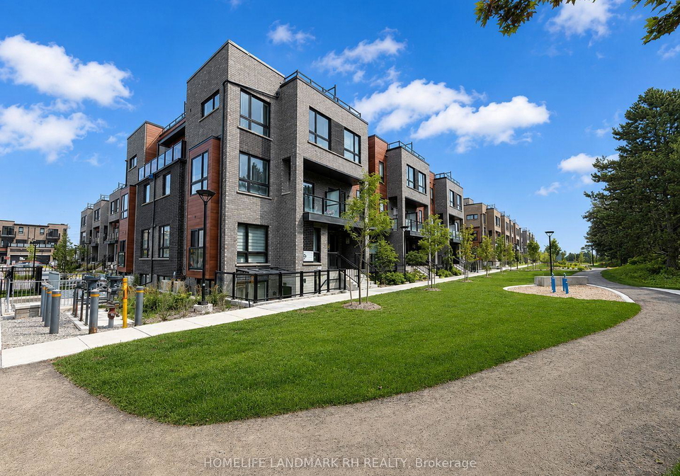 26-lytham-green-circle-newmarket-ontario-n13655050