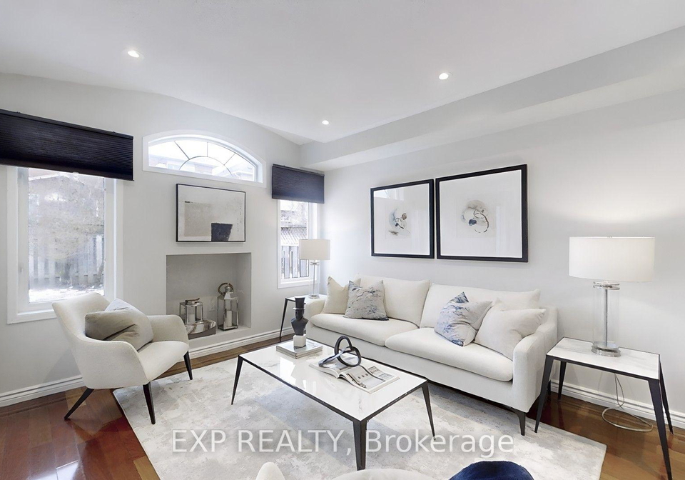 8-hacienda-drive-richmond-hill-ontario-n13655668