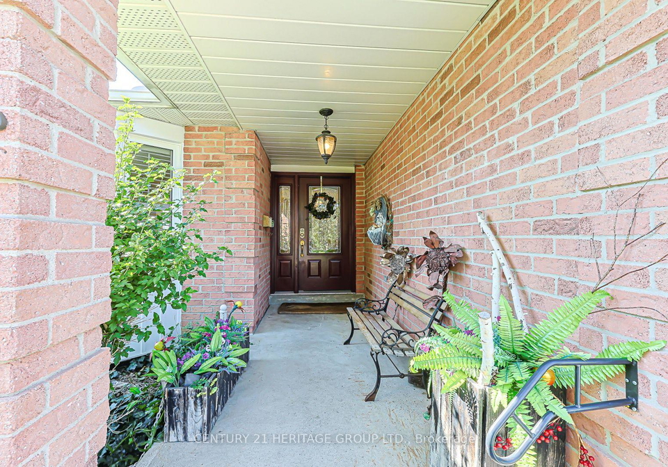 326-darlington-crescent-newmarket-ontario-n13656486