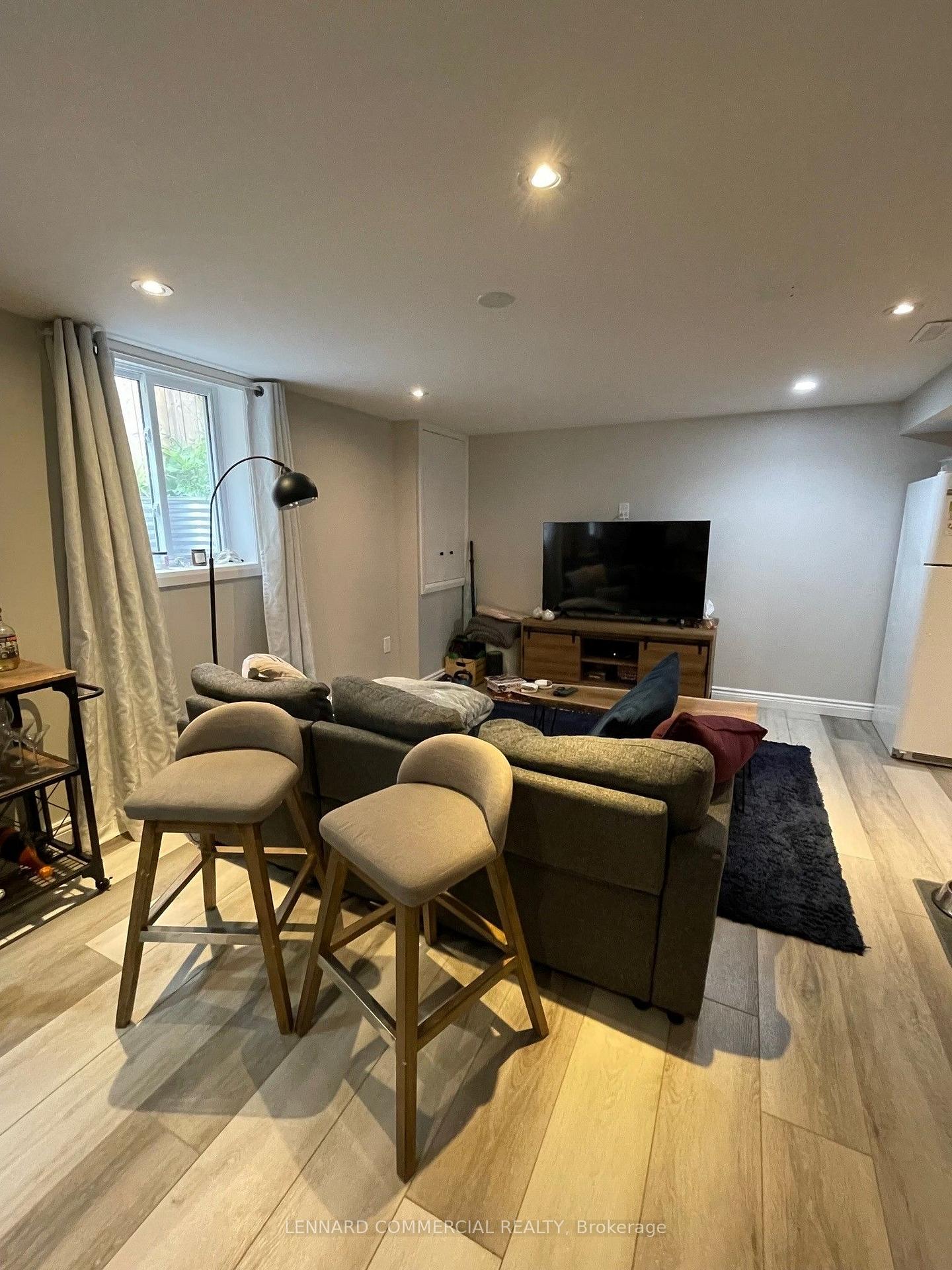 956-lemar-road-newmarket-ontario-n13656534